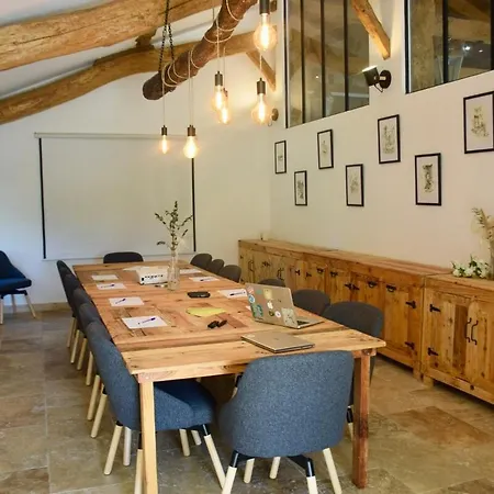 Le Clos De *