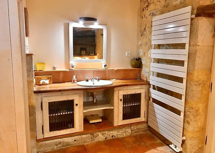 Le Clos De * Lusignan-Petit